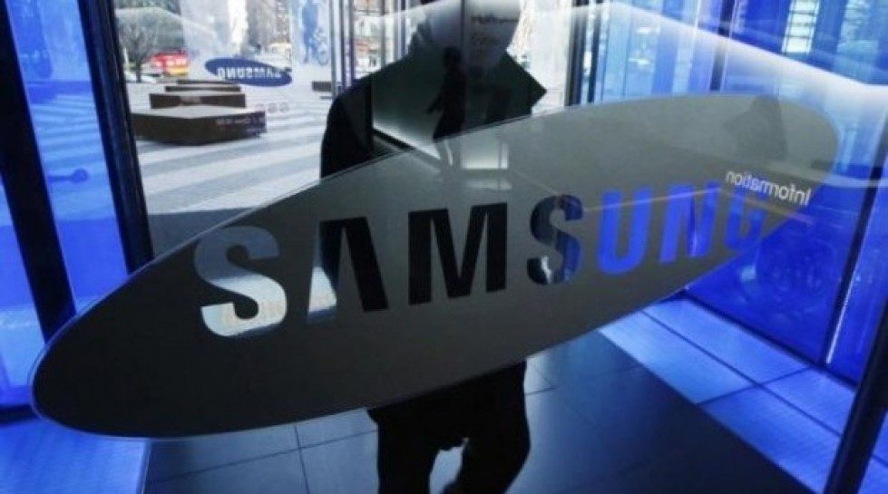 Samsung needs to break away from legacy hardware culture to reverse smartphone business fortune