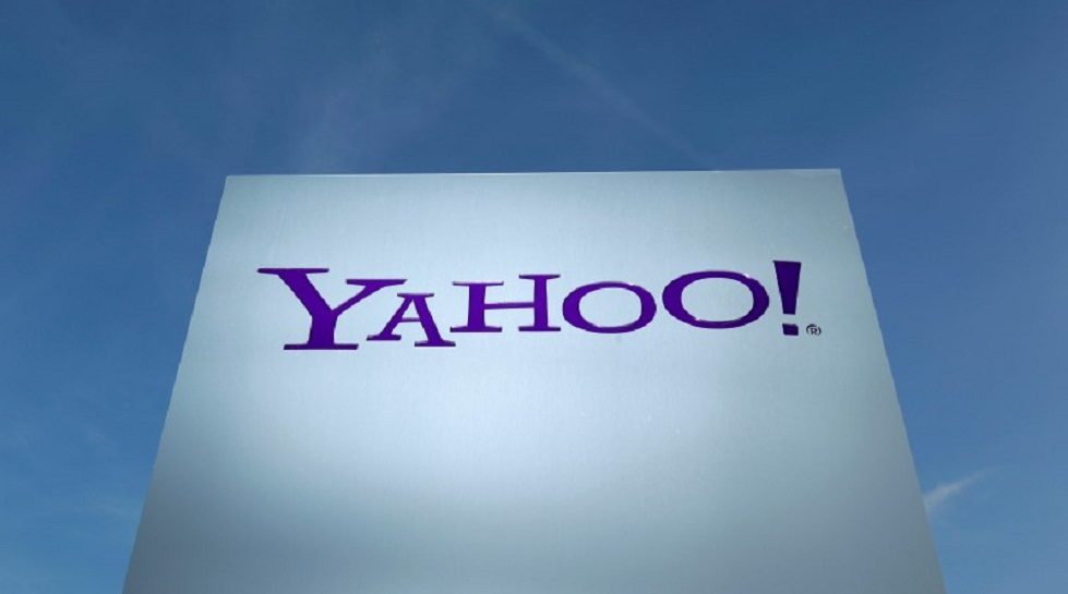 Activist investor asks Yahoo to sell core business