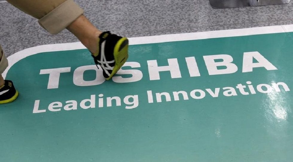 Toshiba's preferred bidder offers to pay price short of key 6,000 yen a share