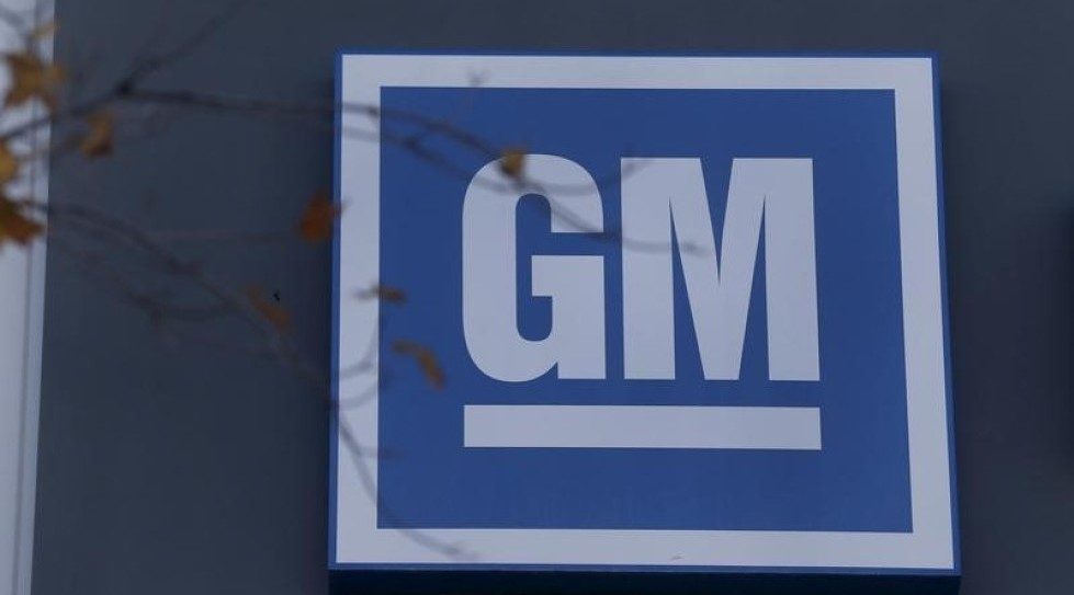 General Motors forms team for self-driving, electric cars