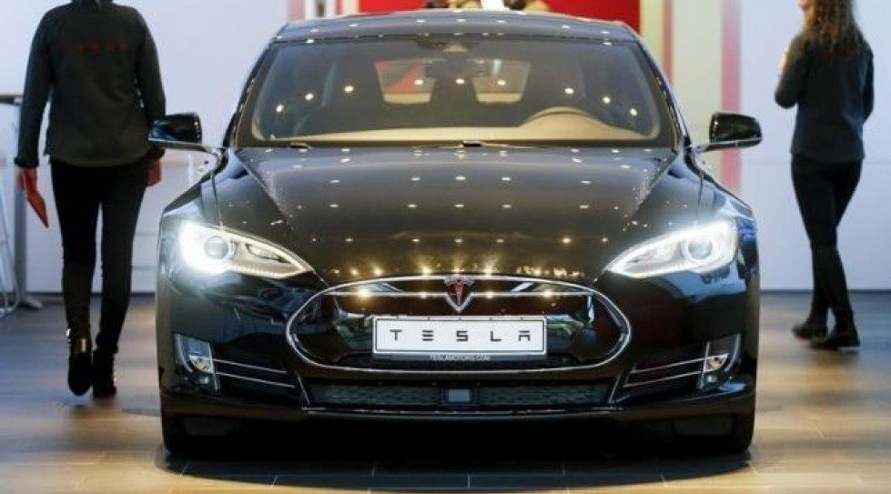 Tesla raises $1.2b, tapping market again for funding