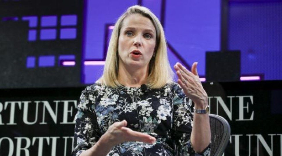 Activist investor Starboard turns up heat on Yahoo, seeks leadership change