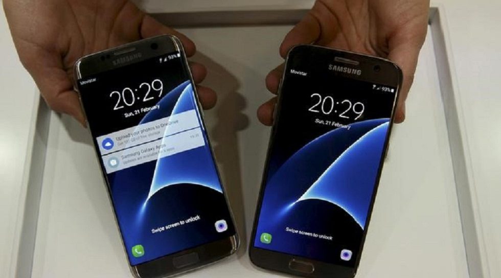 Samsung, LG launch new devices to help smartphone market recovery