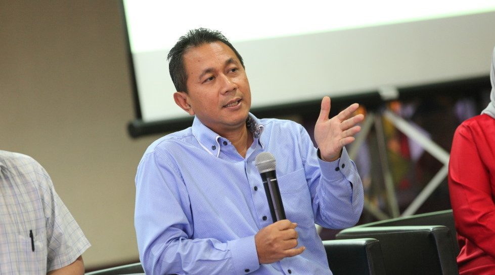 Indonesia to set up holding co for 4 state banks; drops plans to merge Islamic finance biz