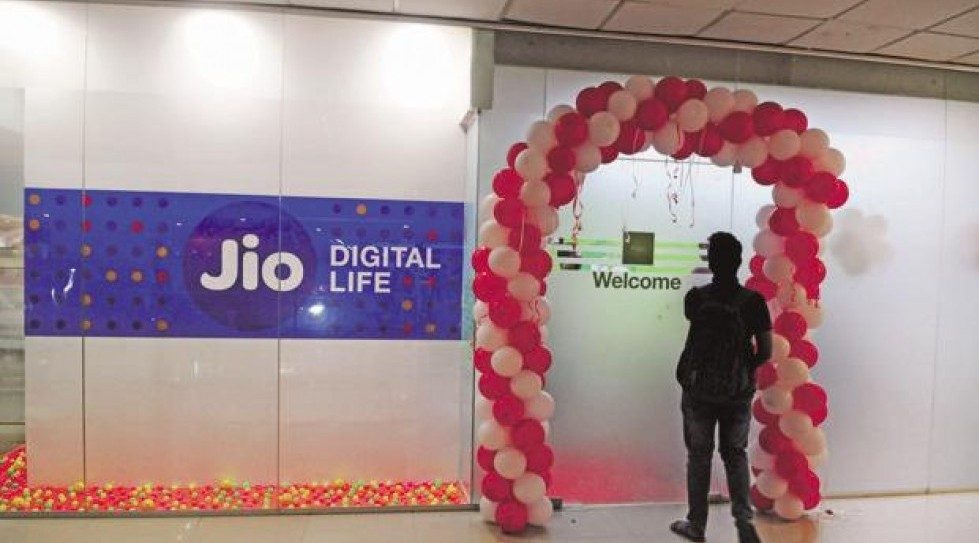 India: RCom closes $429m fiber sale to Jio as deadline looms