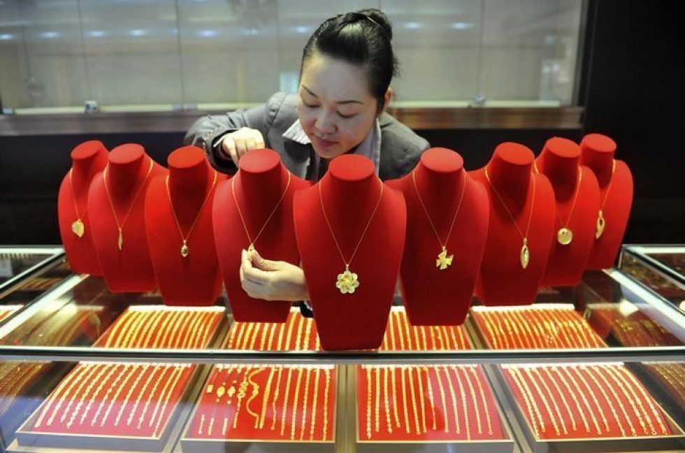 Jewelry retailer becomes a billionaire amid IPO demand in China