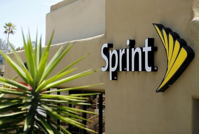 Sprint resumes early talks on merger with T-Mobile