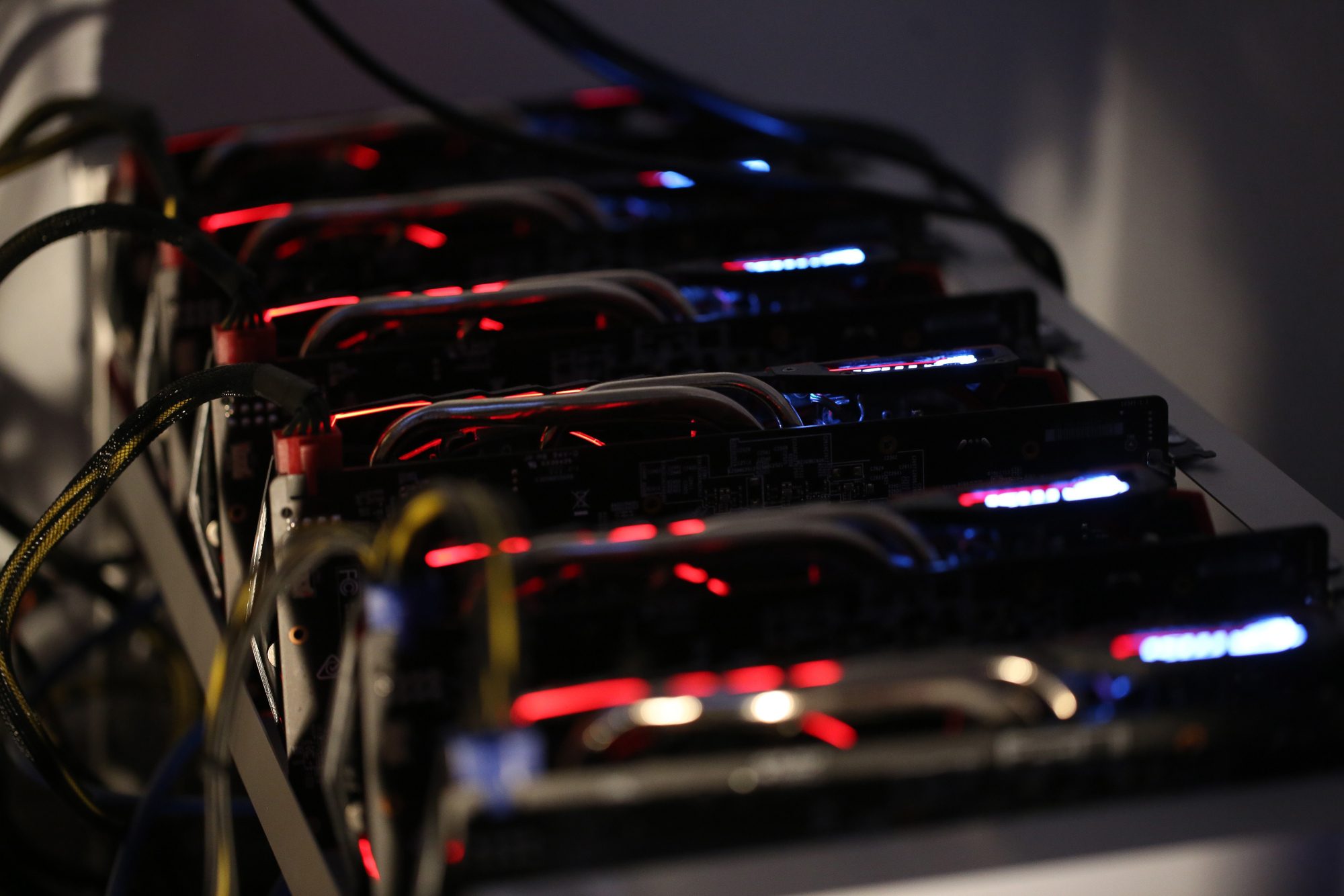 Bitcoin mining machine maker Canaan raises $90m in US IPO