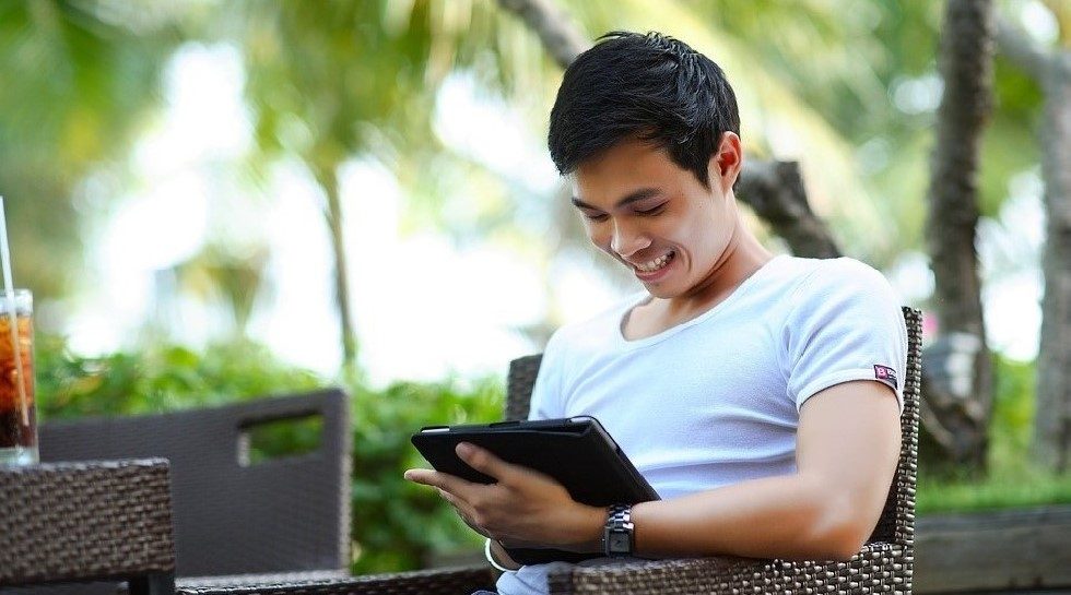 Fintech startup AsiaKredit raises pre-Series A from Fintonia; launches in PH