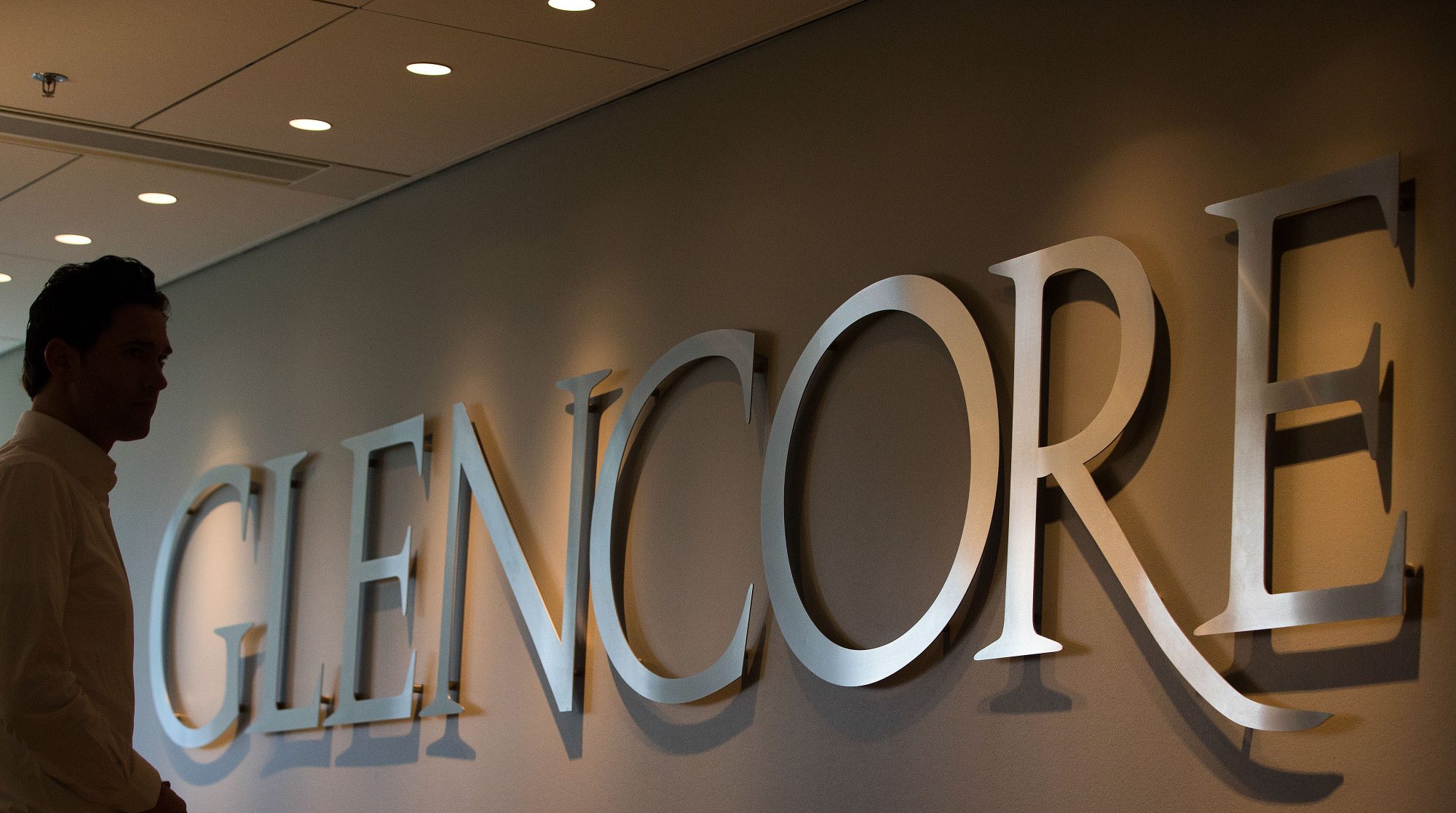 Glencore, Coach pull out of HK listings amid low volume concerns