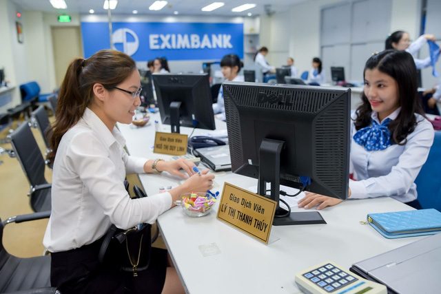 Vietnam: Eximbank pares stake in Sacombank to nearly 8%