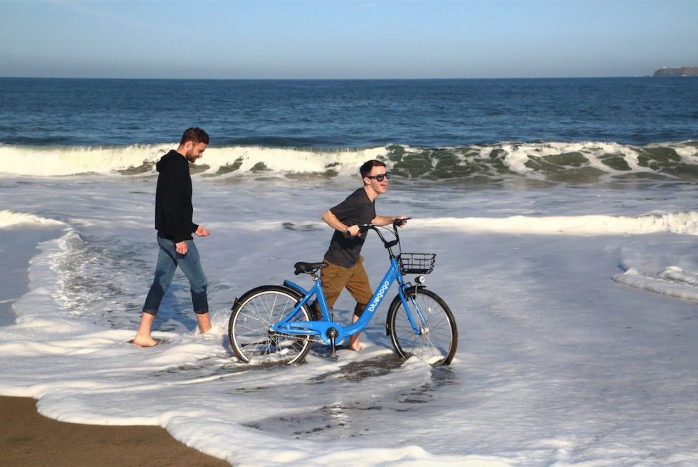 Chinese ride-hailing giant Didi reportedly acquires bike-sharing firm Bluegogo