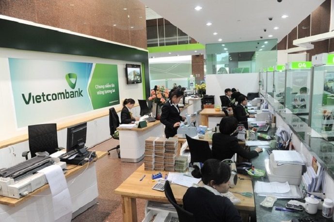 Vietcombank to offer 10% stake to foreign investors, GIC among interested parties