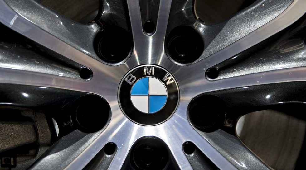BMW to launch ride-hailing services in China from December