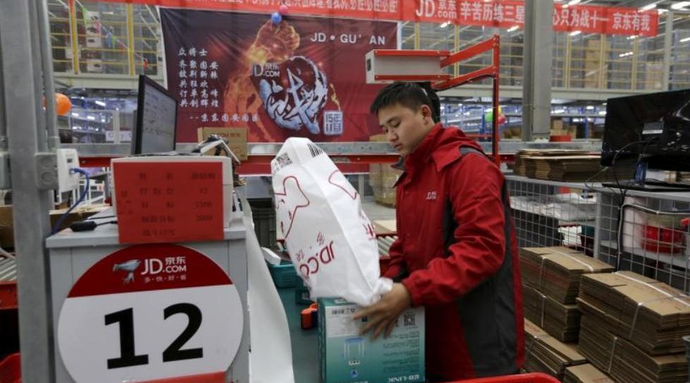 JD.com forays unto China's giant parcel delivery market