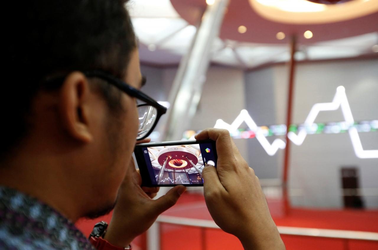 Indonesia's stock exchange relaxes listing norms to boost trading