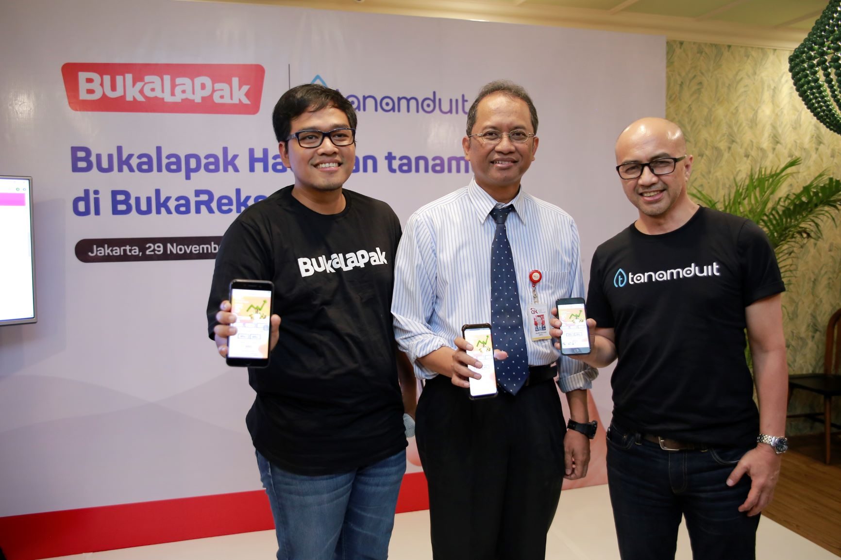 Indonesia Digest: Bukalapak partners Tanamduit; Grab launches more services