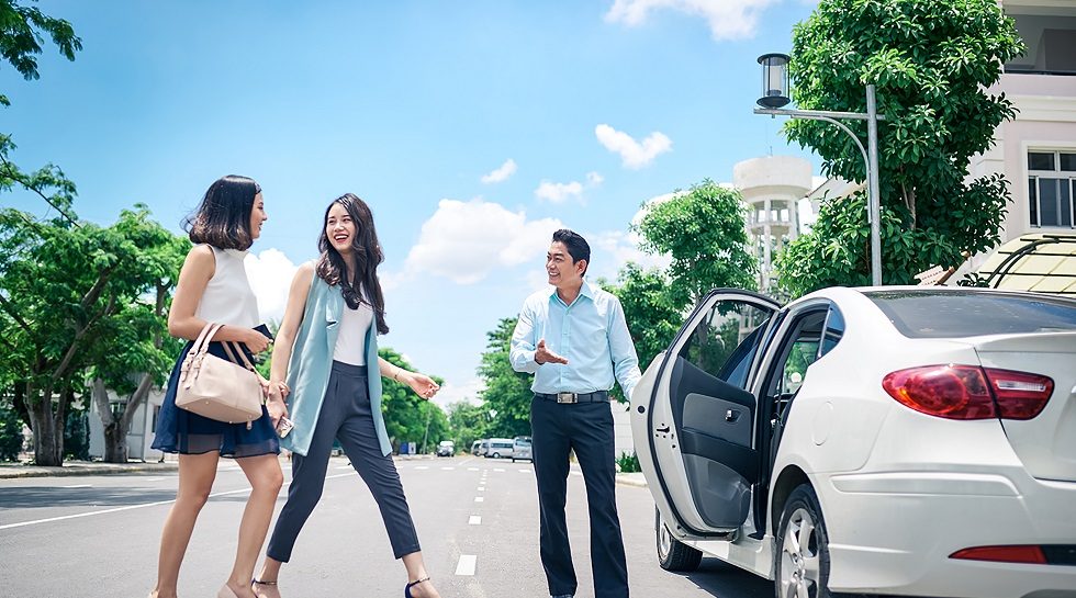 Vietnam's taxi versus ride-hailing battle could prove costly for users, drivers