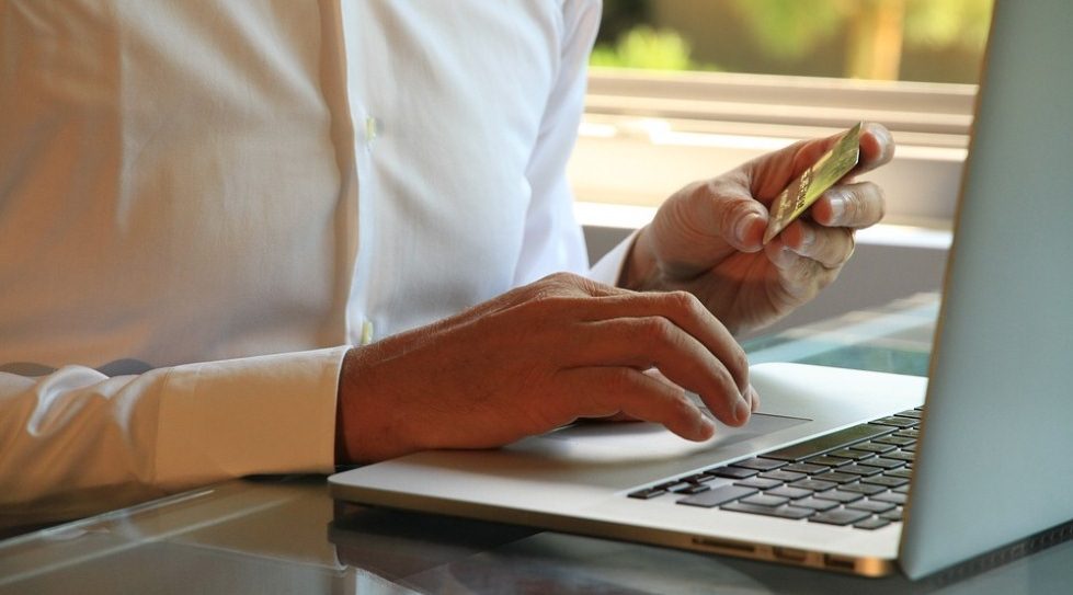 Vietnam's central bank proposes 49% cap on foreign ownership in e-payments