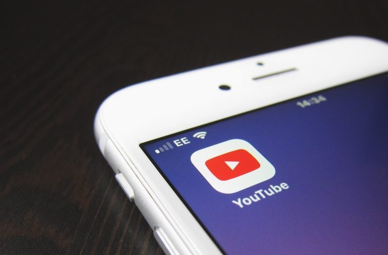 Vietnam cautions YouTube advertisers over anti-state videos