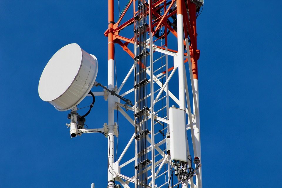 Indonesia's Protelindo, Telkom Group in talks to buy Indosat Ooredoo’s tower assets