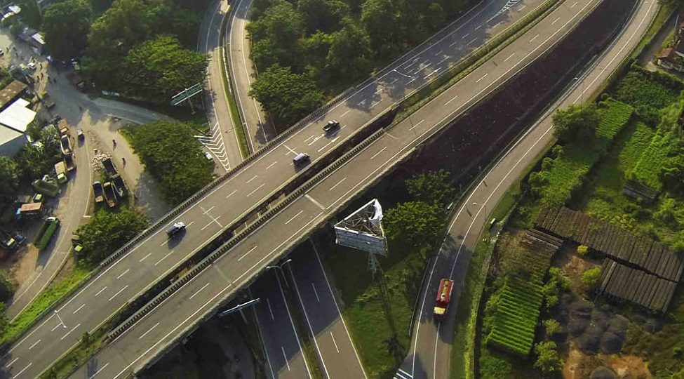 Metro Pacific sells 10.32% stake in Indonesian toll road operator to Japanese consortium
