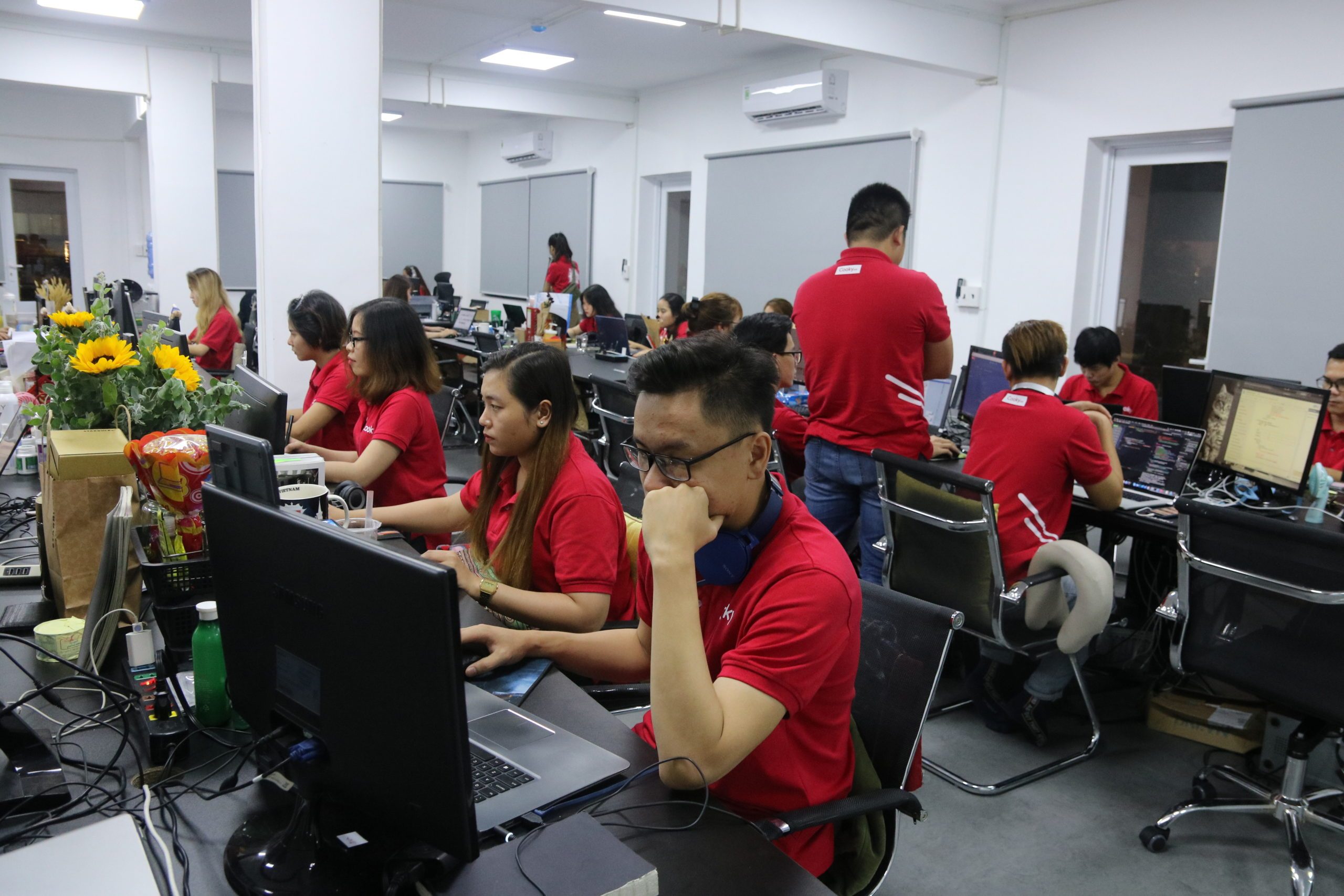 SE Asia Digest: RaRa Delivery, Cooky, Chatbot Vietnam raise funding