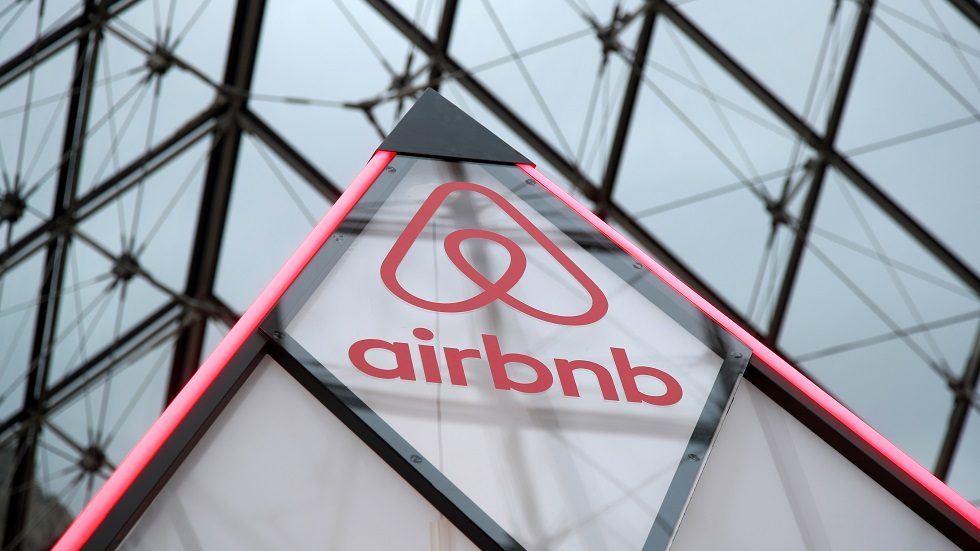 Airbnb said to have priced shares above target in 2020's biggest US IPO