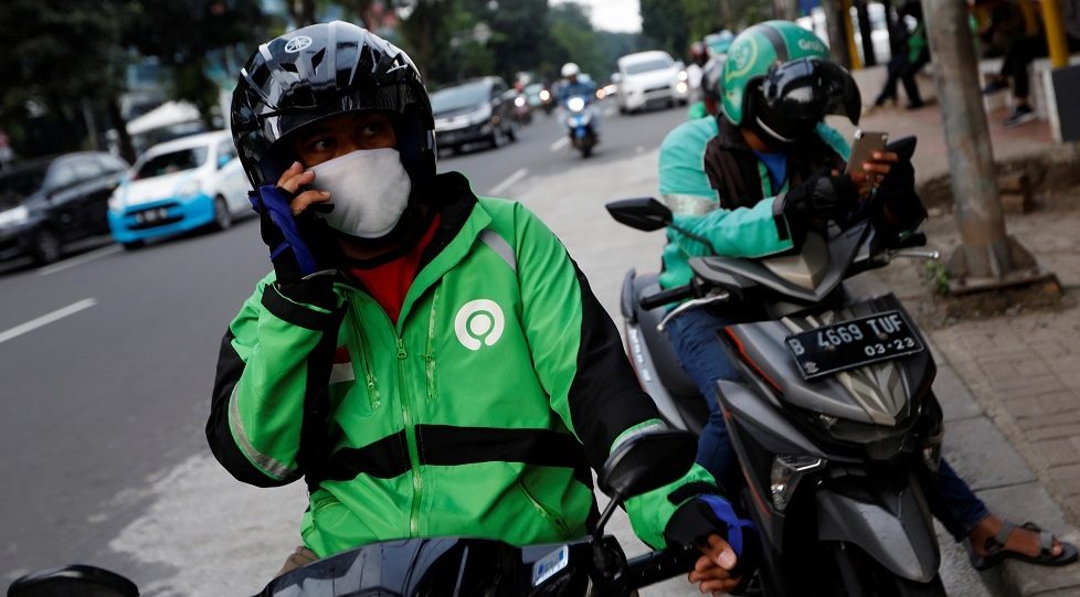 New Delhi warns Uber, Ola that bike taxis violate city rules