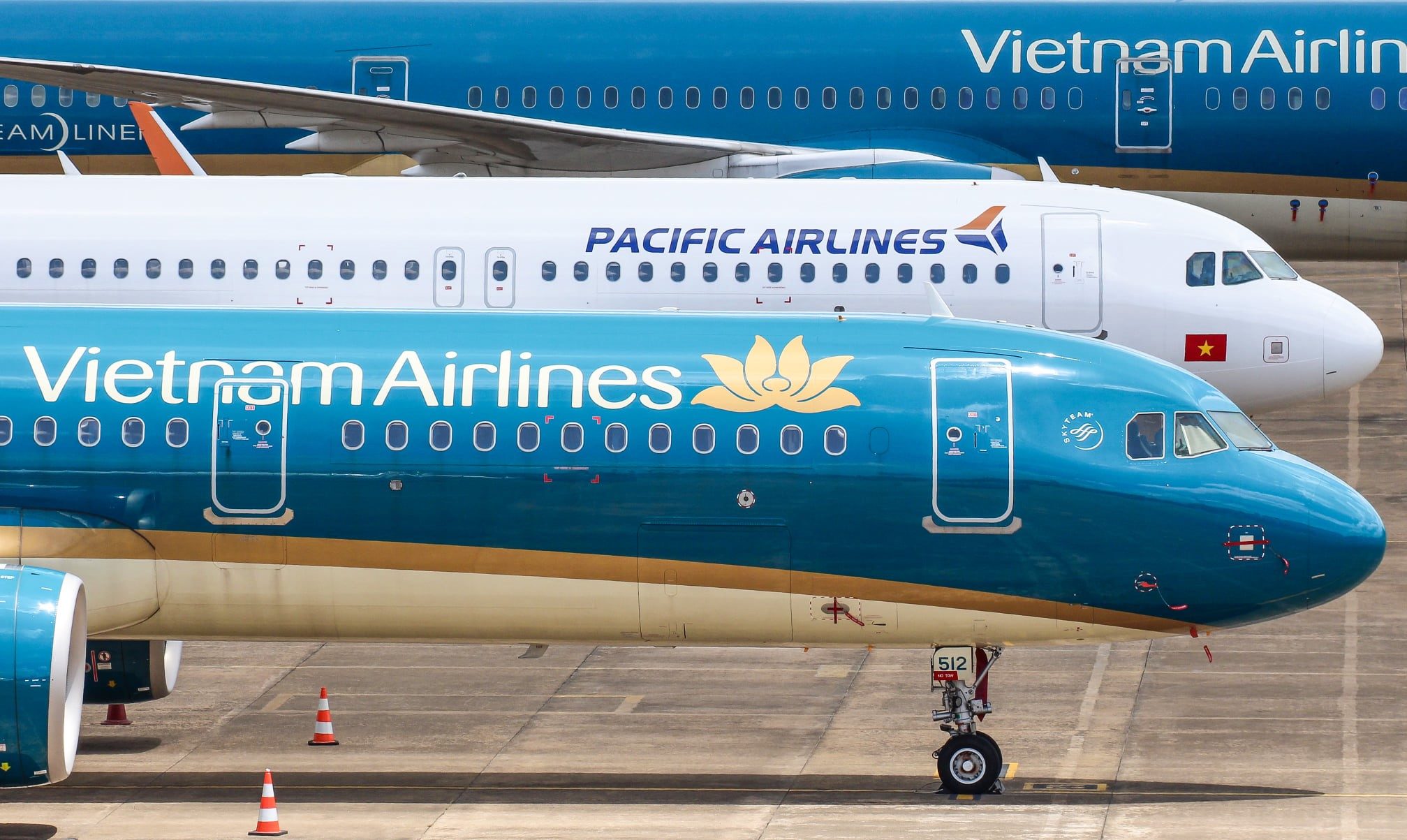 Qantas to exit its low-cost aviation JV with Vietnam Airlines in a "giveaway deal"