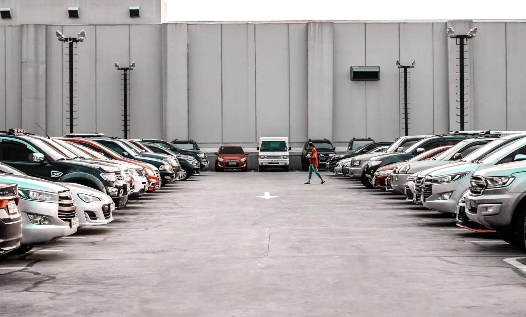 Chinese used car dealer Uxin to raise $315m from investors