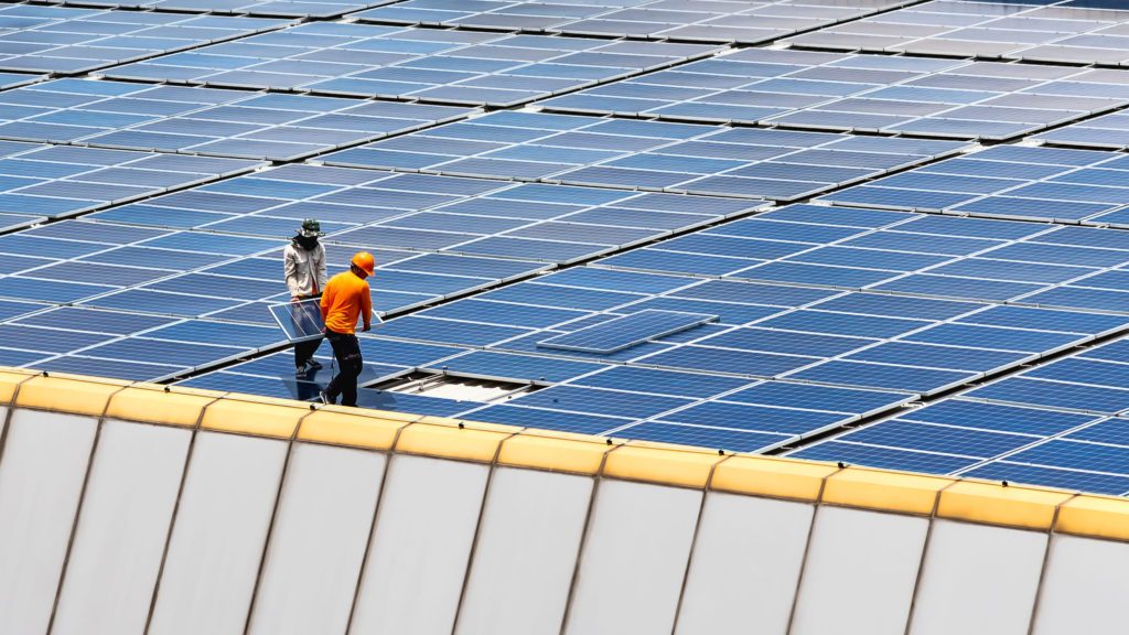 Philippine tycoon to build world's largest solar power facility