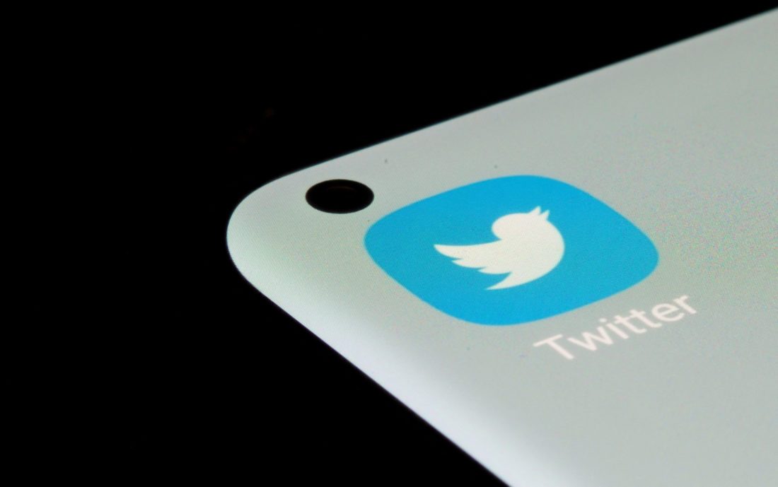 Twitter locks employee stock accounts in anticipation of deal, per report