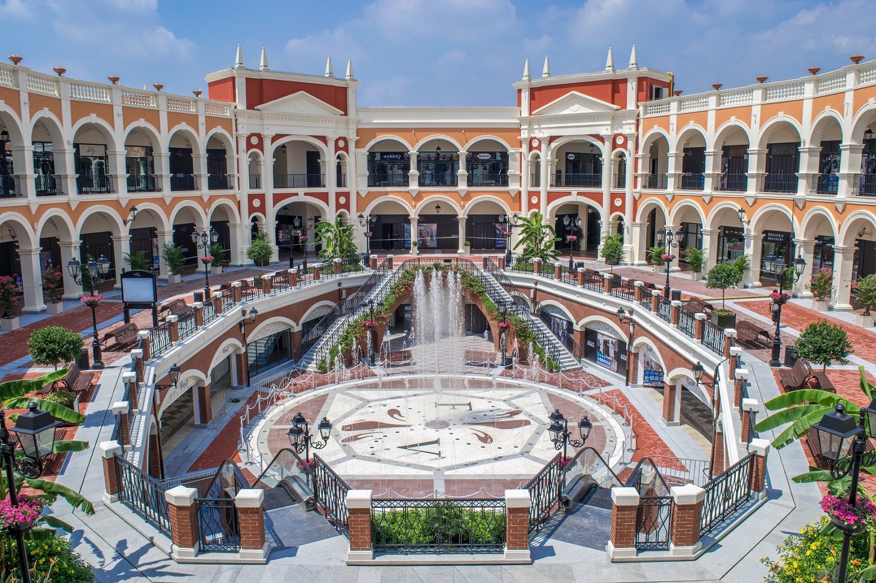 China Digest: Manulife rebrands China unit; Gaw Capital acquires luxury mall