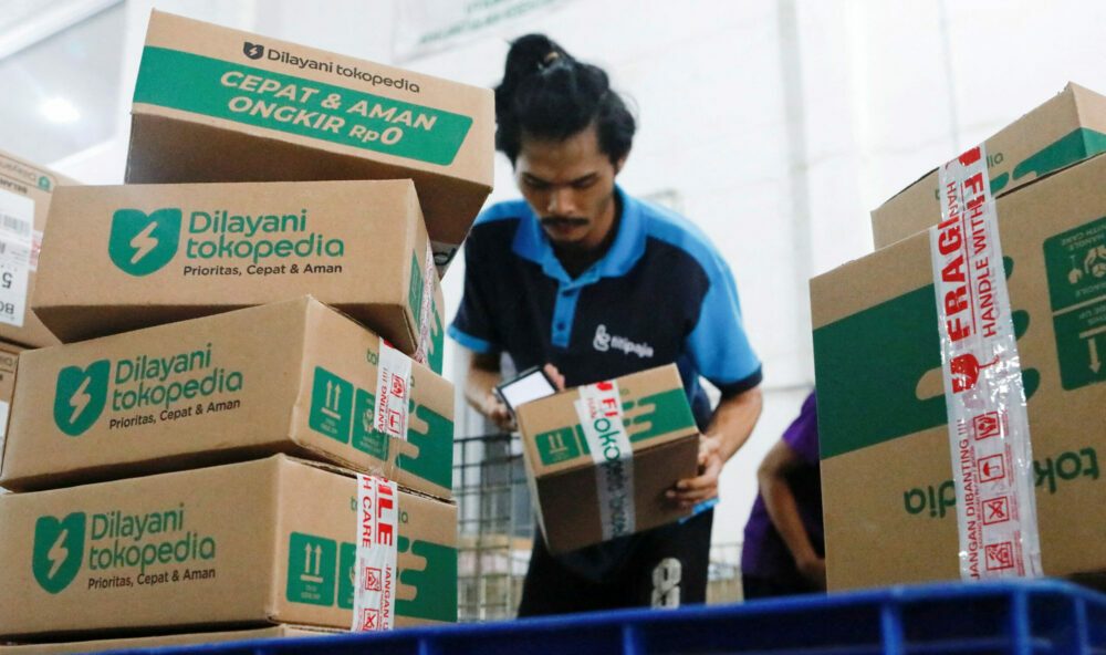 GoTo's shares in free fall amid policy uncertainty, sale by major shareholders