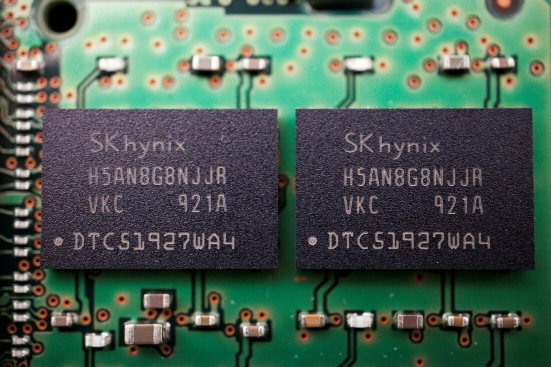 Memory chipmaker SK Hynix denies approaching SoftBank on Kioxia merger