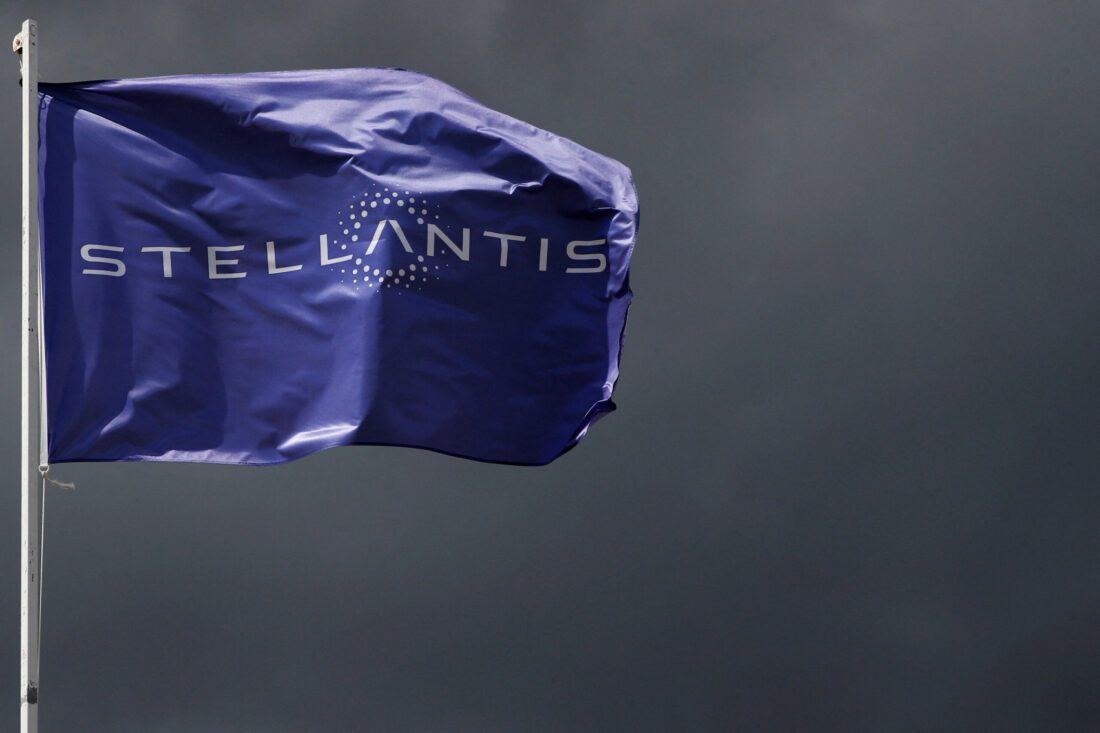 Stellantis closes in on deal to buy 20% of Chinese EV maker Leapmotor