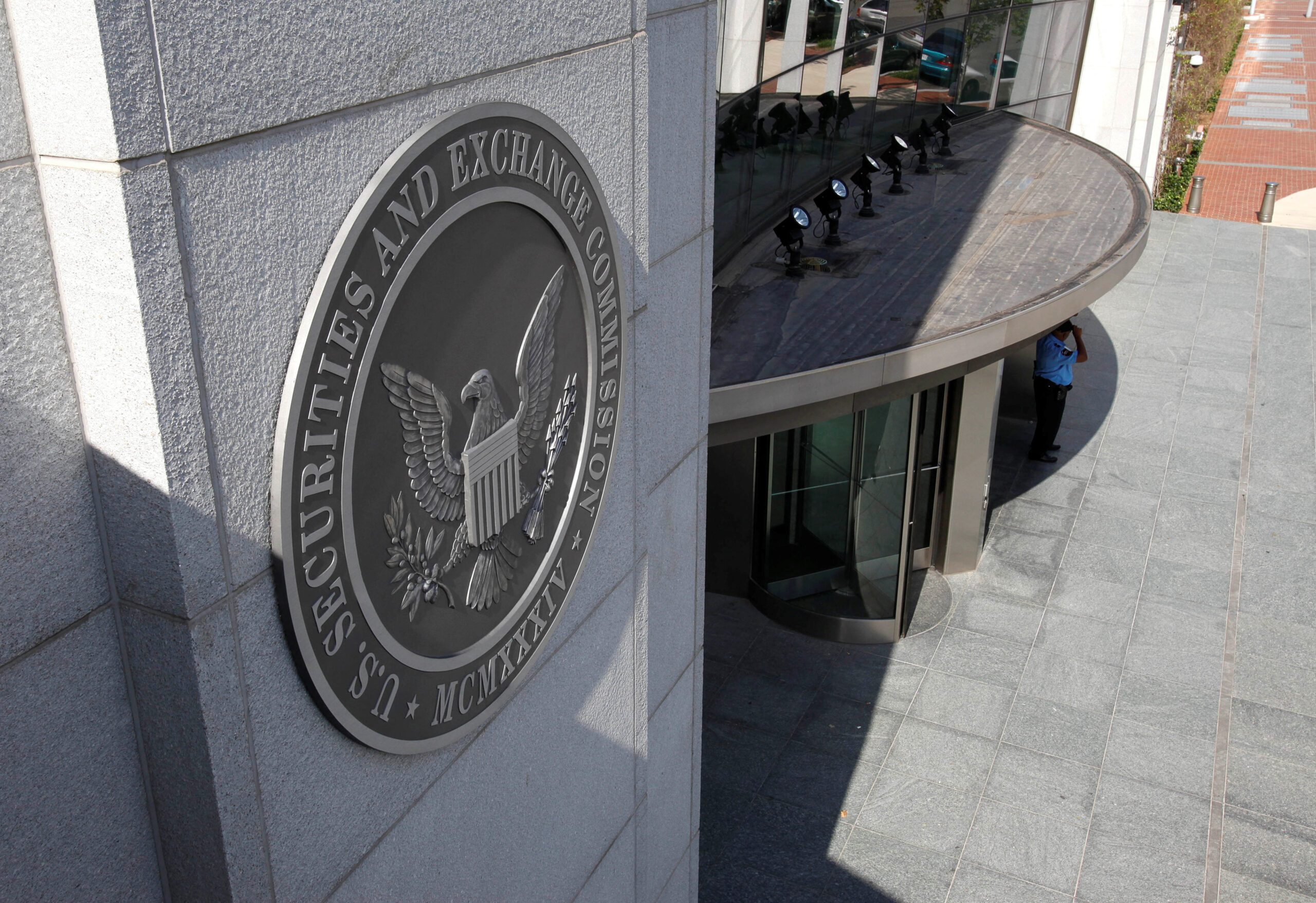 SEC approves applications from US bourses to list spot ether ETFs