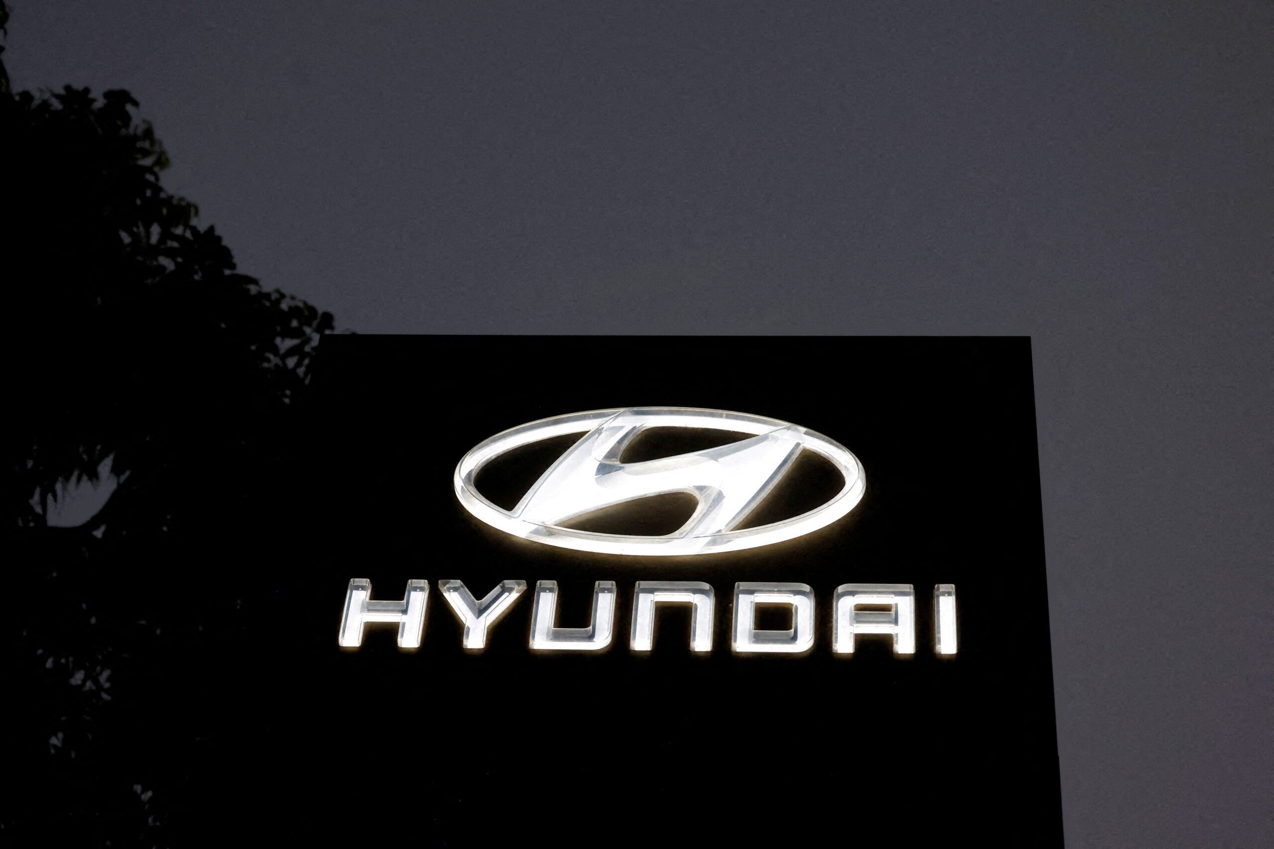 Hyundai Motor India shares plunge 7% on debut after country's biggest IPO