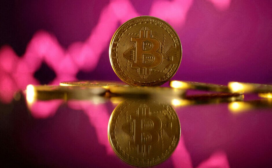 Analysts expect further rally in Bitcoin prices following a breakout 2024