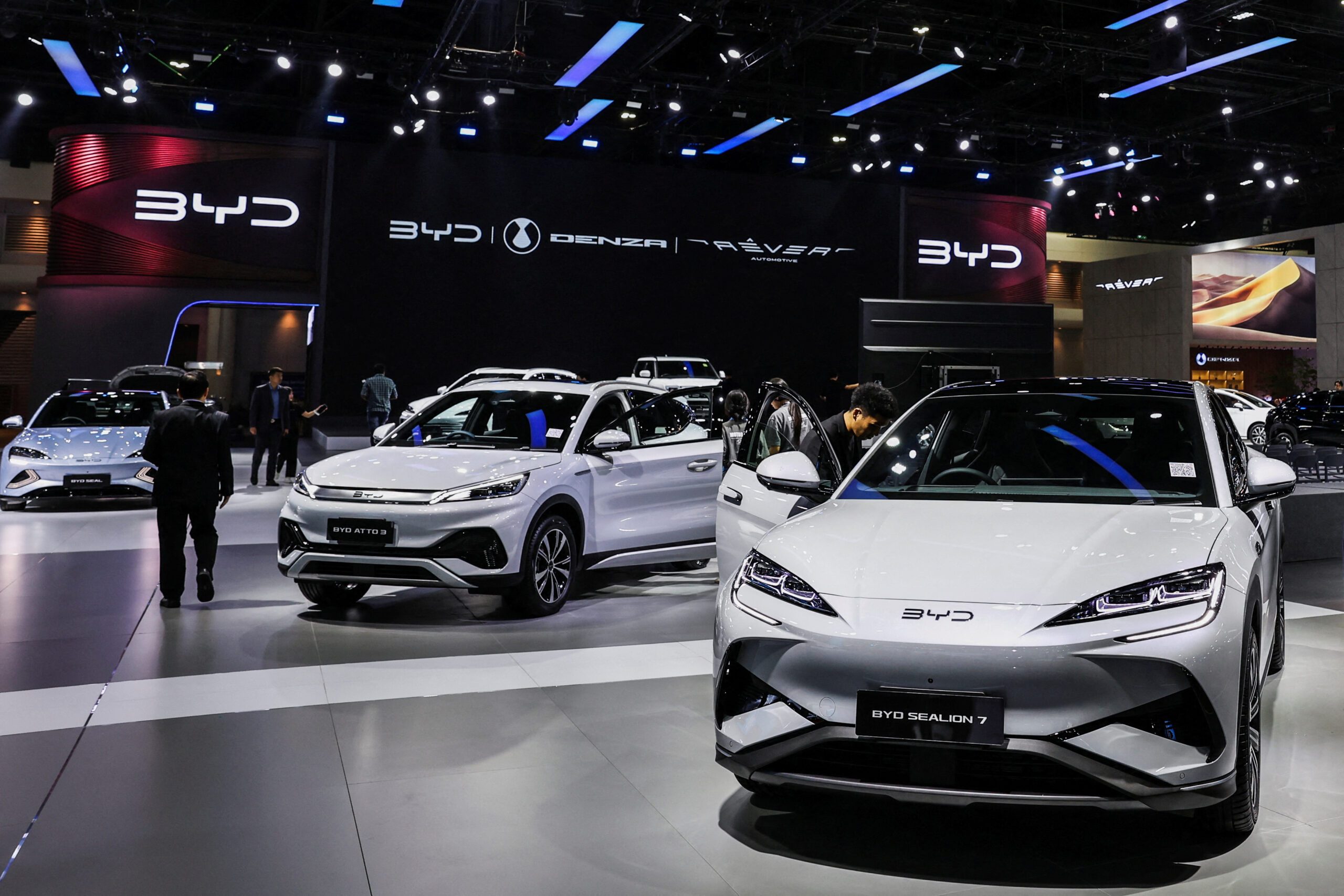 BYD looking to double overseas sales to 800,000 this year