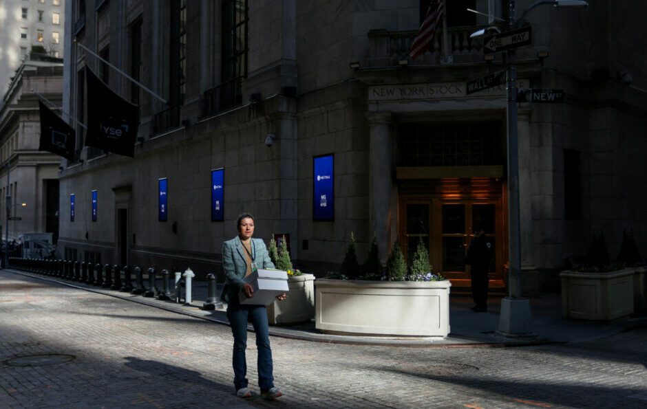 Amid trade war, investors fear forced de-listings of US-listed Chinese firms