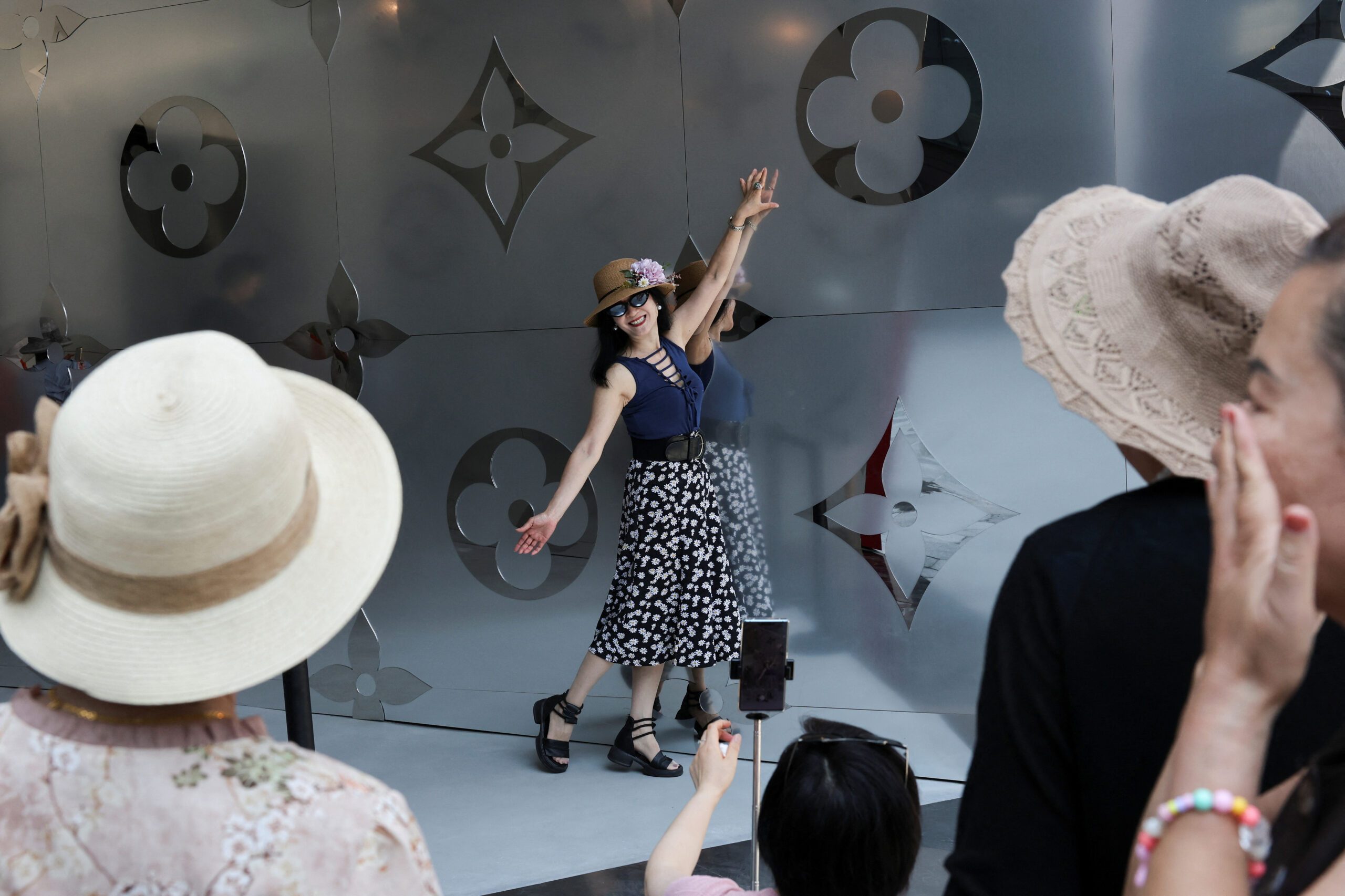 Global high-end brands bet on conceptual stores to revive China sales