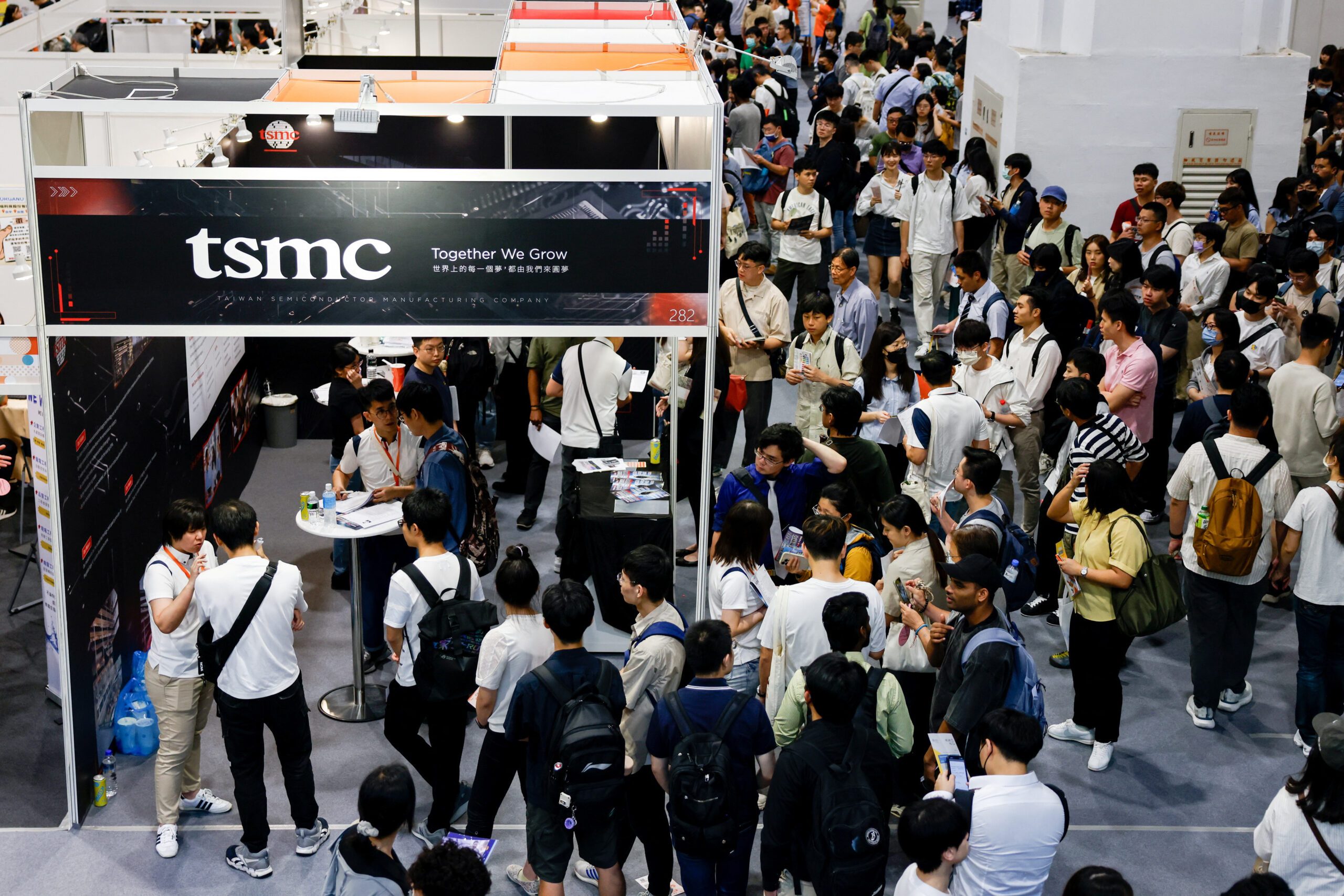Taiwan taps young overseas chip talent with summer camps, university courses