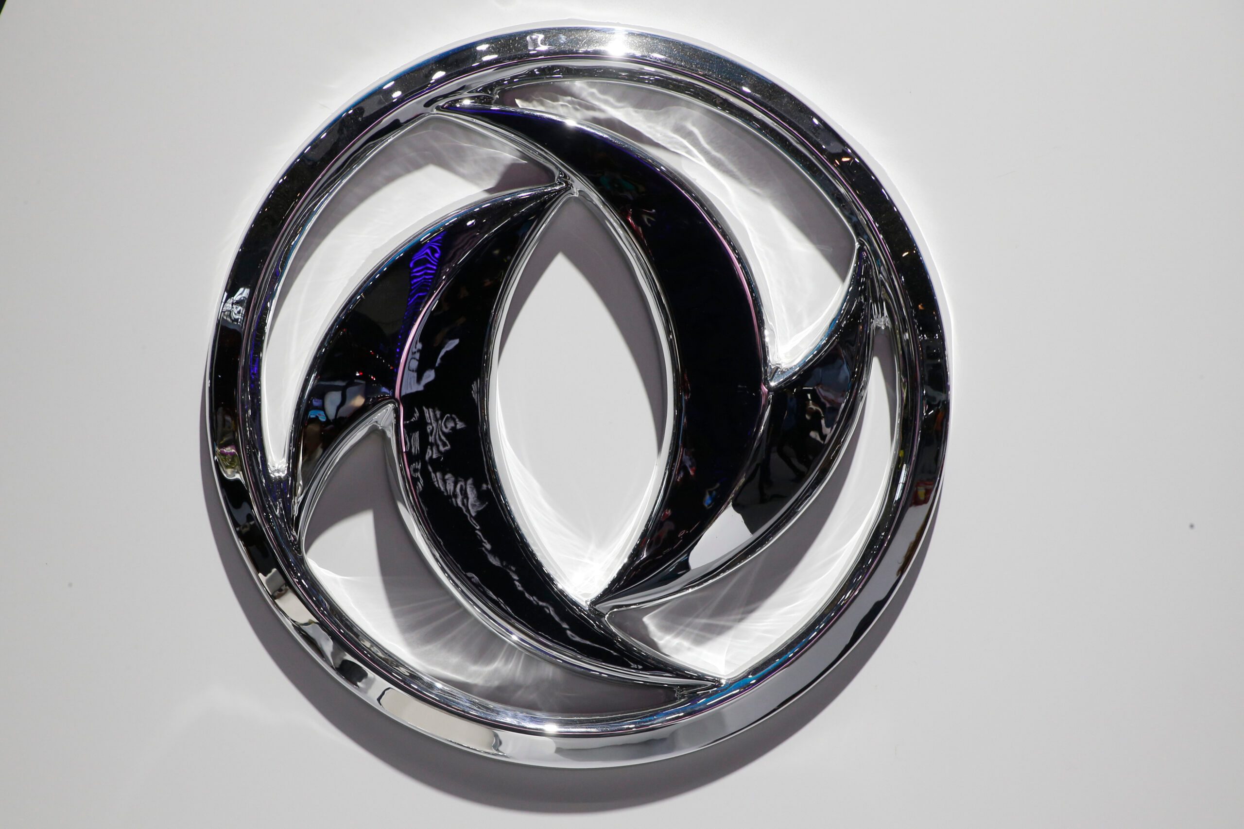 China's Dongfeng Motor puts its 50% stake in JV up for sale