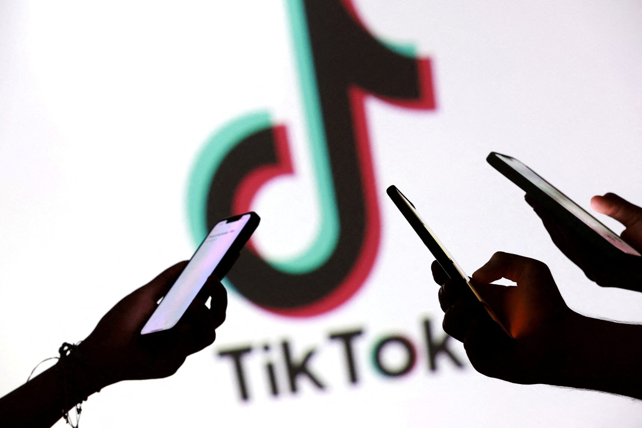 TikTok valued at $14b as Trump signs order declaring sale