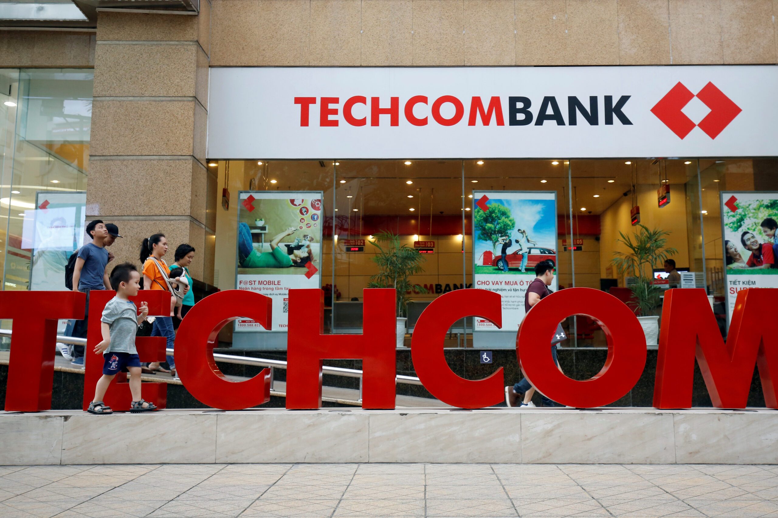 Vietnam's Techcom Securities rises sharply during first day of trading