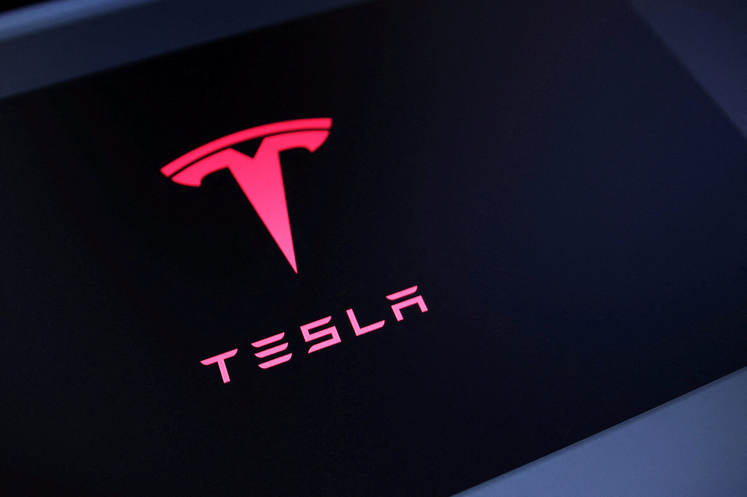 Tesla to invest $2b in Musk's xAI, start Cybercab production this year