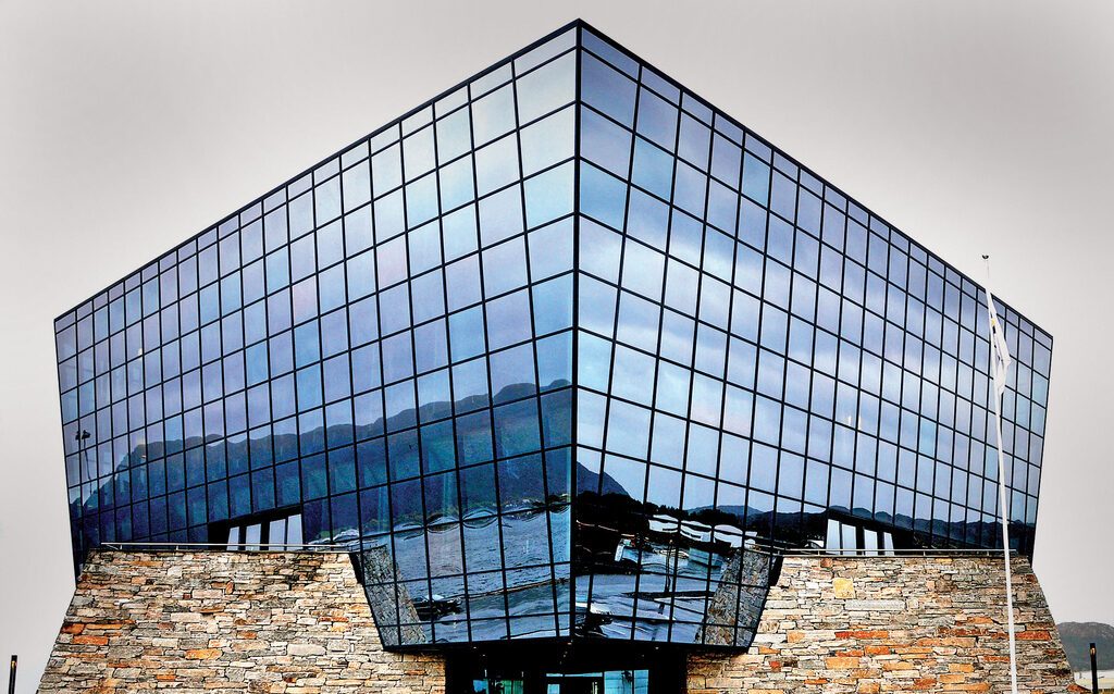 Apollo to buy glass company NSG for $3.7b—its largest Japan deal